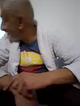 Snapshot of cuci45 chatting on October 15, 2025, 6:27 pm cuci45 online show from October 15, 2025, 6:27 pm