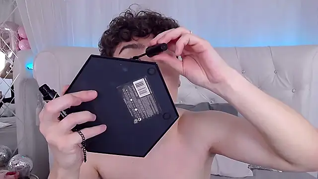 RobbyCharming online show from November 2, 2025, 3:33 am