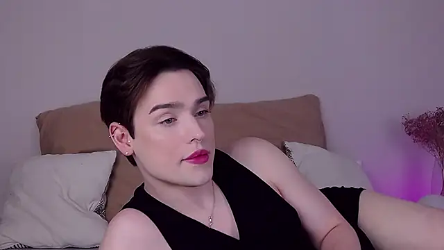 Snapshot of RobbyCharming chatting on June 13, 2026, 7:39 am RobbyCharming online show from June 13, 2026, 7:39 am