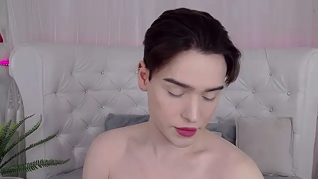 RobbyCharming online show from May 4, 2026, 4:38 am