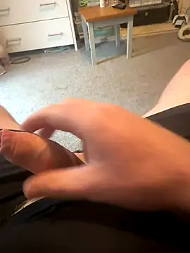 Averagematt1991 online show from November 10, 2025, 2:11 pm