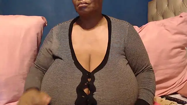 CUTEFIRMMELONSS online show from October 18, 2025, 3:19 am