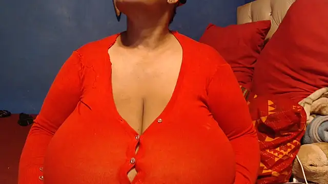 CUTEFIRMMELONSS online show from December 3, 2025, 6:29 pm