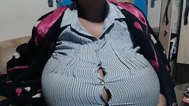 Snapshot of CUTEFIRMMELONSS chatting on July 10, 2026, 6:08 pm CUTEFIRMMELONSS online show from July 10, 2026, 6:08 pm