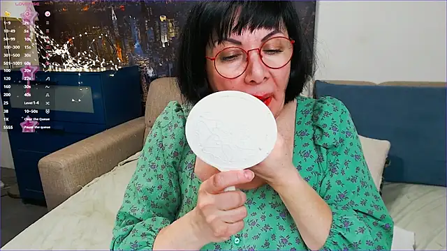 SquirtySlut online show from February 12, 2025, 5:37 pm