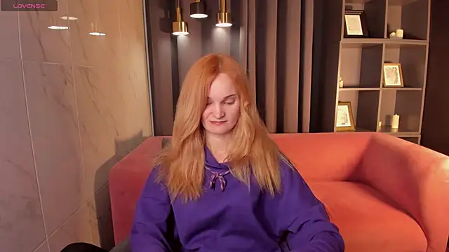 SaraSubtlety online show from December 3, 2025, 1:43 pm