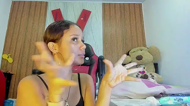 MarianaManzur online show from February 24, 2026, 3:02 pm