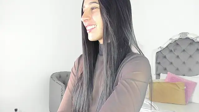 Snapshot of Valentina_Ross_ chatting on July 1, 2026, 12:05 pm Valentina Ross online show from July 1, 2026, 12:05 pm