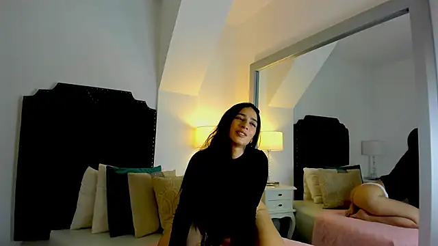 Valentina Ross  online show from May 2, 2026, 1:22 am