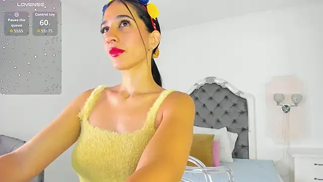 Snapshot of Valentina_Ross_ chatting on July 7, 2026, 11:58 am Valentina Ross online show from July 7, 2026, 11:58 am