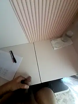 Snapshot of NH2022 chatting on November 3, 2025, 9:24 am NH2022 online show from November 3, 2025, 9:24 am