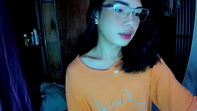 Snapshot of mav1s_ chatting on December 15, 2025, 1:00 am mav1s online show from December 15, 2025, 1:00 am