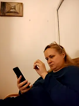 Snapshot of She-devilx chatting on October 9, 2025, 9:04 pm She-devilx online show from October 9, 2025, 9:04 pm