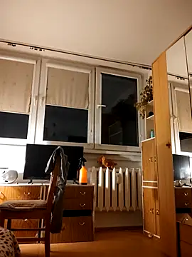 Snapshot of She-devilx chatting on October 28, 2025, 9:36 pm She-devilx online show from October 28, 2025, 9:36 pm