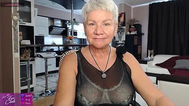 Snapshot of roxana_brooks chatting on June 17, 2026, 8:25 am roxana brooks online show from June 17, 2026, 8:25 am