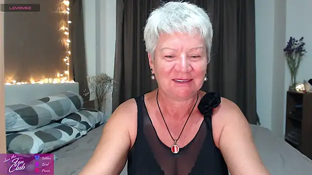 roxana brooks online show from May 4, 2026, 12:52 pm