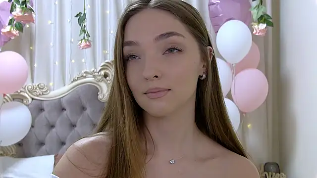 VirginieCruz online show from March 2, 2025, 7:41 pm