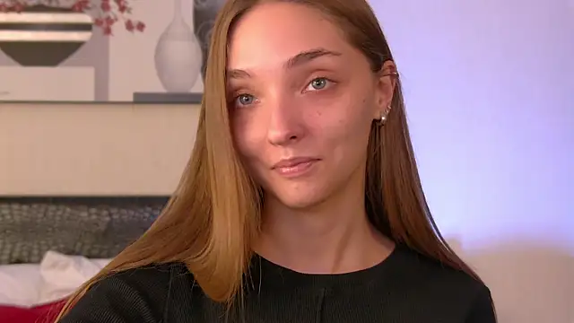 Snapshot of VirginieCruz chatting on October 23, 2025, 6:01 am VirginieCruz online show from October 23, 2025, 6:01 am