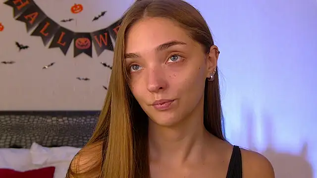 Snapshot of VirginieCruz chatting on October 30, 2025, 5:39 am VirginieCruz online show from October 30, 2025, 5:39 am