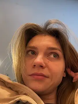 Snapshot of ValenciaShock chatting on February 6, 2026, 6:42 am ValenciaShock online show from February 6, 2026, 6:42 am