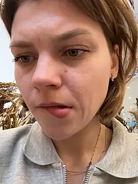 Snapshot of ValenciaShock chatting on March 18, 2026, 6:49 am ValenciaShock online show from March 18, 2026, 6:49 am