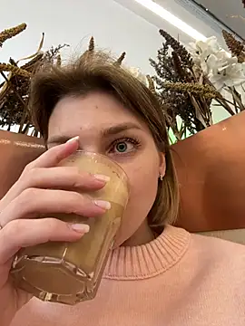 Snapshot of ValenciaShock chatting on March 11, 2026, 6:51 am ValenciaShock online show from March 11, 2026, 6:51 am