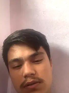 Snapshot of Hullax chatting on October 29, 2025, 3:49 am Hullax online show from October 29, 2025, 3:49 am