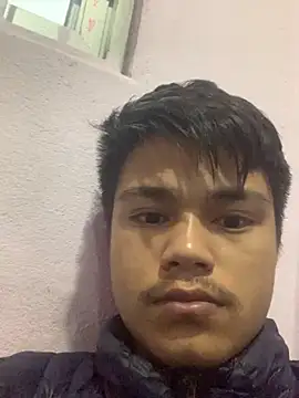 Snapshot of Hullax chatting on October 30, 2025, 1:59 am Hullax online show from October 30, 2025, 1:59 am