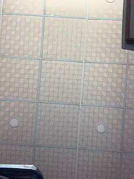 Hullax online show from November 20, 2025, 5:19 am