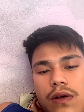 Snapshot of Hullax chatting on September 28, 2025, 4:30 am Hullax online show from September 28, 2025, 4:30 am