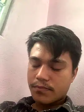 Snapshot of Hullax chatting on October 31, 2025, 3:14 am Hullax online show from October 31, 2025, 3:14 am