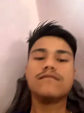 Snapshot of Hullax chatting on September 30, 2025, 1:55 am Hullax online show from September 30, 2025, 1:55 am