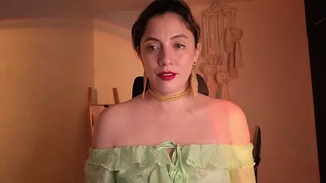 Snapshot of Mala_Bad chatting on November 10, 2025, 5:29 pm Mala Bad online show from November 10, 2025, 5:29 pm