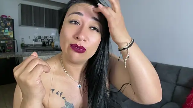 Karina Yang online show from April 24, 2026, 12:34 am
