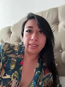 Karina Yang online show from July 8, 2026, 7:25 pm
