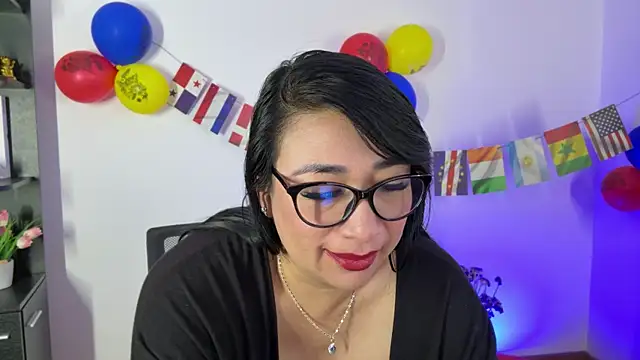 Snapshot of Karina_Yang chatting on June 16, 2026, 1:00 pm Karina Yang online show from June 16, 2026, 1:00 pm