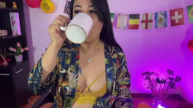 Karina Yang online show from July 16, 2026, 9:50 am