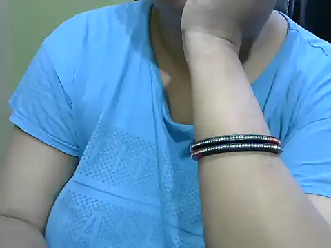 Mona love143 online show from November 13, 2025, 7:45 am