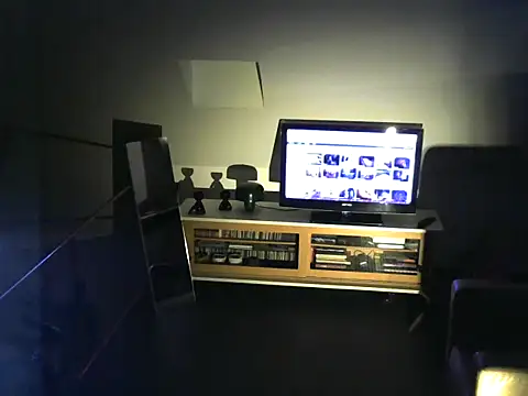 rodrigotof2000 online show from December 14, 2025, 7:03 am