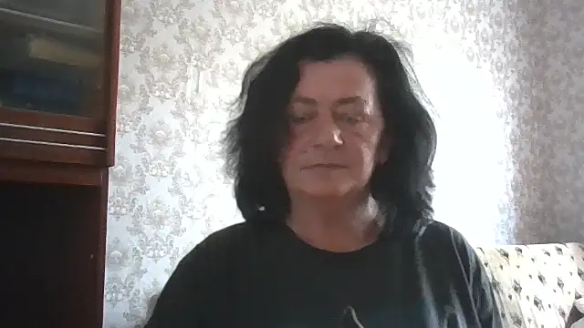 Snapshot of GypsiQueen2 chatting on July 5, 2026, 8:32 am GypsiQueen2 online show from July 5, 2026, 8:32 am