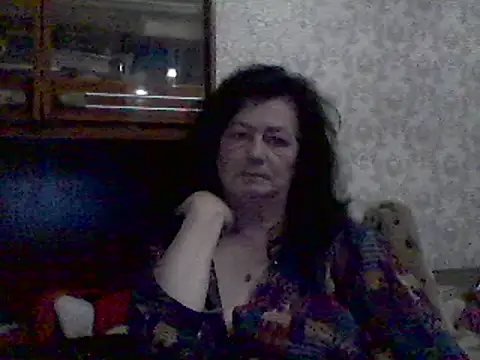 GypsiQueen2 online show from March 5, 2025, 10:21 pm