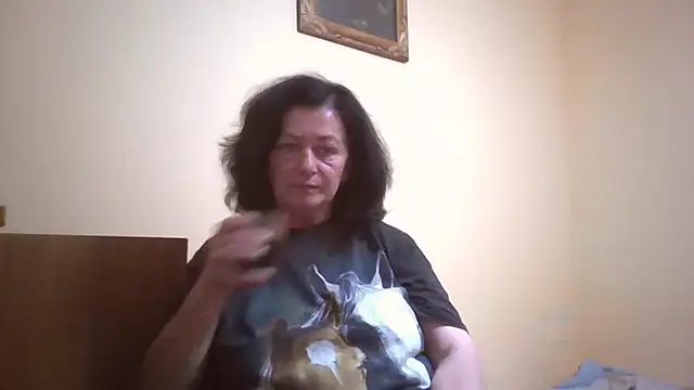 GypsiQueen2 online show from June 7, 2026, 6:46 pm