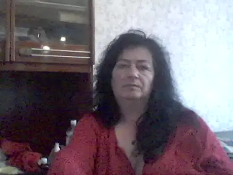 GypsiQueen2 online show from March 21, 2025, 1:23 pm