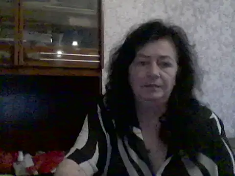GypsiQueen2 online show from March 10, 2025, 1:54 pm