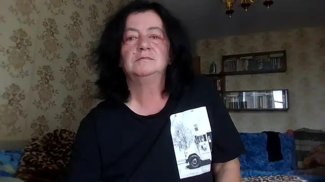 Snapshot of GypsiQueen2 chatting on July 21, 2026, 1:23 pm GypsiQueen2 online show from July 21, 2026, 1:23 pm