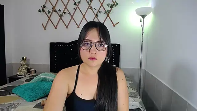 naughty girl 4u online show from February 22, 2026, 10:00 pm