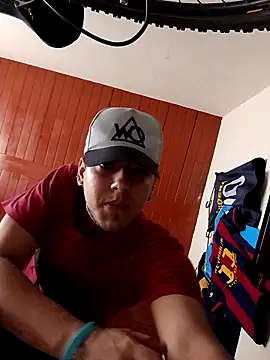 Snapshot of Triplex_Coolness chatting on September 17, 2025, 4:31 pm Triplex Coolness online show from September 17, 2025, 4:31 pm