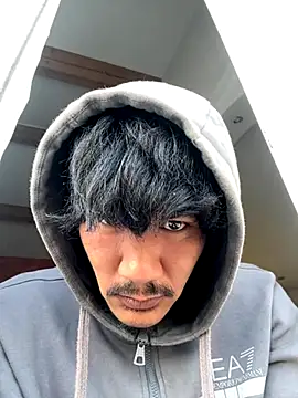 juniiorre online show from October 16, 2025, 7:38 am