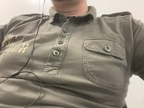 Snapshot of _MrPrecum_ chatting on February 5, 2026, 2:07 am MrPrecum online show from February 5, 2026, 2:07 am