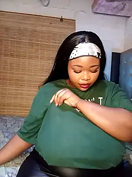 Snapshot of Aaaliyah445 chatting on October 19, 2025, 5:48 pm Aaaliyah445 online show from October 19, 2025, 5:48 pm